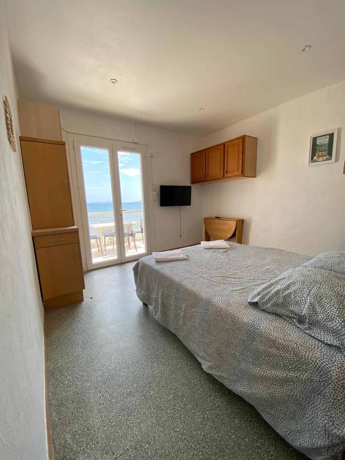Le Surplage Motel Hyères